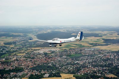 Tuesday 13 July, 2010 &nbsp;  At one time, Wolfram cut the motor but there was not enough thermal activity and the glider could not maintain its altitude. : 2010-07-13 Neurnberg