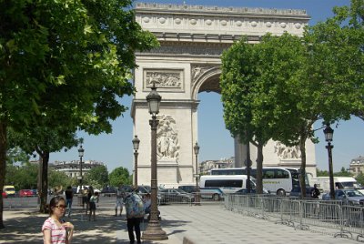 Thursday 8 July, 2010 &nbsp;  We continue our bus tour but by now the traffic and the heat are unbearable, so we alight at stop 7, the Arc de Triomphe. We find an air-conditioned cafe and have lunch. After lunch, we thought it would be nice to go to the top of the Arch, but once again the summer holiday crowds were overwhelming so we gave up seeing yet another Paris icon. : 2010-07-08 Paris1