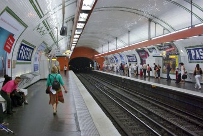 Thursday 8 July, 2010 &nbsp;  We alight at Pasteur station to catch the 12 line train. Just follow the green 12 symbol to find the correct platform. At Abbesses station it was a short walk to the funicular that took us to . . . : 2010-07-08 Paris1