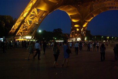 Thursday 8 July, 2010 &nbsp;  Unfortunately, the crowds that seemed extreme during the morning were more so now. I then accepted that I was never to see Paris from the Eiffel Tower. : 2010-07-08 Paris1