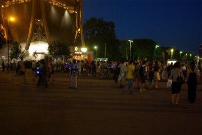 Thursday 8 July, 2010 &nbsp;  Crowded and still very hot. A magnificent city ruined by its popularity. : 2010-07-08 Paris1