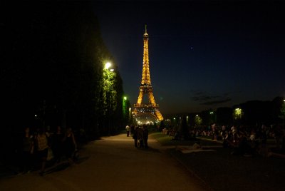 Thursday 8 July, 2010 &nbsp;   . . . the nightly light show. : 2010-07-08 Paris1