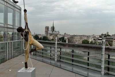 Friday 9 July, 2010 &nbsp;  On the ninth floor of the Institute are stunning views of Paris. We can see the rear (apse) of the Notre Dame on the eastern half of the    Île de la Cité .   The Île de la Cité is believed to be the island on which the first Parisians (a small Gallic tribe called the Parisii) settled and the rest of Paris expanded from here as the population grew. : 2010-07-09 JGR PARIS