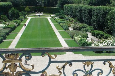 Friday 9 July, 2010 &nbsp;  The gardens looking from the balcony of the  Hôtel Biron. The Hôtel Biron is an hôtel particulier built by Jacques Gabriel  in 1728-31 and it has housed the Musée Auguste Rodin since 1919. : 2010-07-09 JGR PARIS