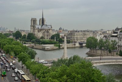 Friday 9 July, 2010 &nbsp;  The apse is the “east wall,” regardless of its location. In the past, church buildings were built so that a person who entered the church went from west to east to symbolise going from the evil of the present world to the glory of the New Jerusalem to come. The Pont de la Tournelle in the foreground was built in 1928 and, on the top of the pylon, is a statue of St. Geneviève the patron saint of Paris. : 2010-07-09 Paris2