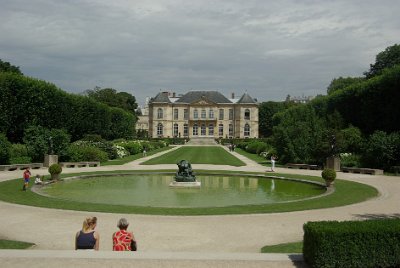 Friday 9 July, 2010 &nbsp;  Rodin used the Hôtel Biron as his workshop from 1908, and subsequently donated his entire collection of sculptures (along with paintings by van Gogh and Renoir that he had acquired) to the French State on the condition that they turn the building into a museum dedicated to his works. : 2010-07-09 Paris2