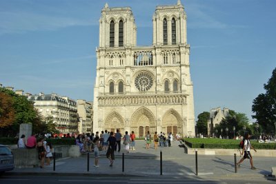 Friday 9 July, 2010 &nbsp;  We approach the west façade of the Notre Dame. There are three portals: The Portal of the Virgin (left), Portal of the last Judgement (centre) and Portal of Saint Anne. Each portal  portrays scenes from Catholic scriptures. : 2010-07-09 Paris2