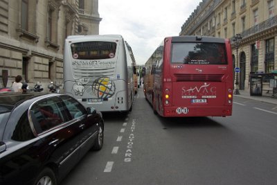 Saturday 10 July, 2010 &nbsp;  The reason for the crowds soon become obvious; tourist buses transported overseas visitors here by their thousands. There were so many buses, that they double parked. : 2010-07-10 Paris Strasbourg