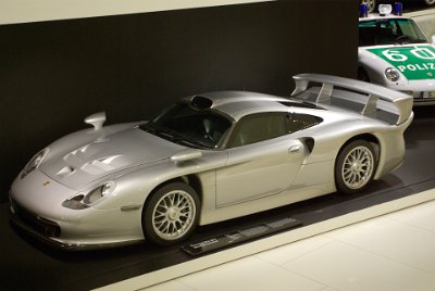 Thursday 17  June, 2010  It had a 544 hp, 3,163 CC engine and could do 310 km/h. : 2010-06-18 stuttgart