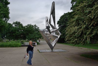 Friday 18,  June, 2010  This  modern sculpture is outside the Staatstheater Schauspielhaus (Play House) in the Middle Schlossgarten. : 2010-06-18 stuttgart