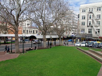 Day 2 - 40th Anniversary trip to NZ  The Octagon is now the centre of the city's cafe culture, with many  al fresco  dining areas.