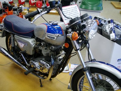 Day 3 - 40th Anniversary trip to NZ  1977 Triumph Bonneville 750 - it still had a kick starter but the footbrake was on the right-hand side, the standard position.