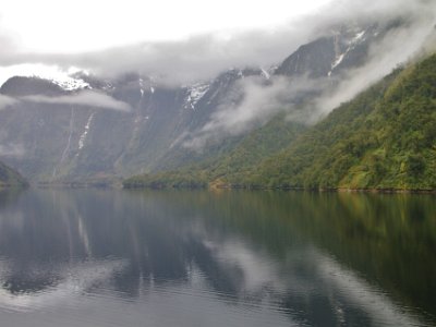 Day 5 - 40th Anniversary trip to NZ  He informs us that this part of NZ experiences noticeable earthquakes on average about once a day. There are hundreds of small ones that no one notices.  He also describes straddling the boundary between two tectonic plates as the cause.