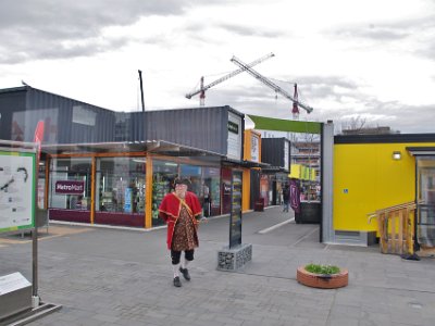 Day 8 - 40th Anniversary trip to NZ -  Jenni explores the city area   The Town Cryer welcomes people to the mall