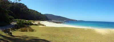 Saturday 21-10-2017  Depot Beach  Aboriginal people have a long connection with the Country of Murramarang National Park, and this continues to the present day. The south coast headlands have long been a focus for economic life, giving easy access to the food resources of both the sea and the land, and plants within the park provided medicines and shelter.