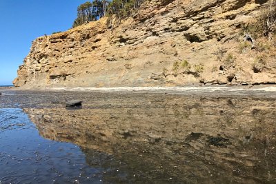 Saturday 21-10-2017 Depot Beach Rocks - JGR  All that sandstone between here and Grasshopper Island is gone.