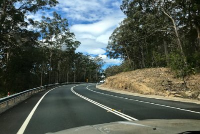 Thursday 19-10-2017 The trip there  We leave Steve and Sam's and head further east towards Batemans Bay on the B4.  The car and the heavy trailer are going well.  This road is mostly downhill as it heads towards the coast so I make sure to take care of the brakes.