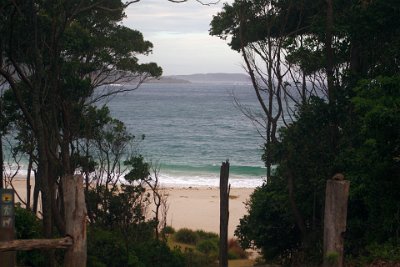 Thursday 19-10-2017 At Depot Beach  We decide to walk 100 metres to the beach.