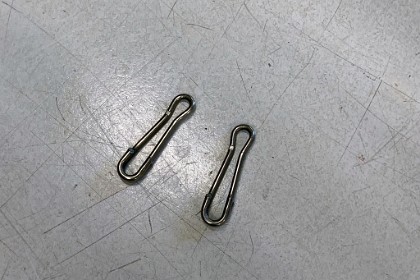 4 April, 2020 - Control Line Clips  &nbsp;  For many years I've used clips like these in pairs at each end. They are fishing clips called Hawaiian Snaps and they work very well. They have very few downsides apart from being difficult to handle with oily hands. <div style="Font-size:5.0pt"