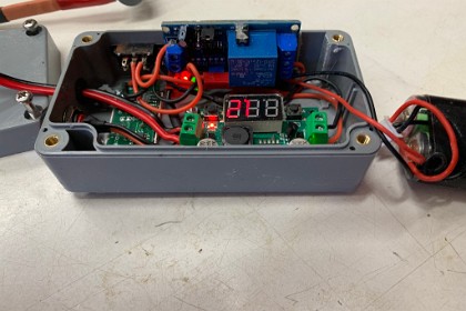 21 September, 2020 - Glow plug driver  &nbsp; The vertical component is the adjustable time-delay relay; I've set it to 1 minute 30 seconds after which time it turns off.  The big, blue box-like component on this board is the relay that supplies power to the voltage regulator. <div style="Font-size:5.0pt"