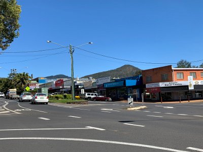 Atherton is very attractive to retirees and "tree changers" due to the cool climate, fertile garden soils, housing prices significantly lower than the nearby coastal city of Cairns, and the vibrant cultural life (live music, visual arts, theatre and sport).