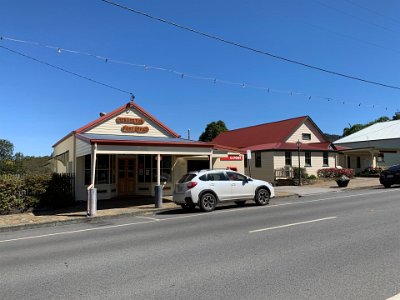 We then go into nearby Herberton and have lunch. Herberton is another quaint village on the tablelands that, at its peak, was the richest tin mining field in Australia. It was home to 17 public hotels, 2 local newspapers and a brewery - all of the essentials of life.