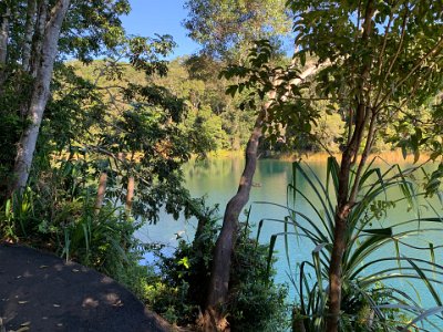 There are no streams that flow into or out the lake. Water is lost only through soakage and evaporation and replenished only through rainfall. The level of Crater Lake can fluctuate up to 4 metres between wet and dry seasons.