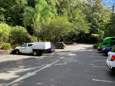 We return to the car park and retrieve our "Tow Truck". It's going extremely well so far and even the fuel consumption isn't so bad at 10.8 L/100Km.