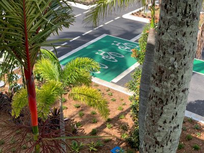 I hate bicycle lanes.  There is an element of Australian society that firmly, stridently, believes that building more freeways only encourages more cars. I feel the same logic applies to bicycle lanes; more bicycle lanes encourages more bicycles. This is obviously a very bad thing.