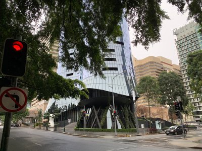 At the bottom of Edward Street we turn into Alice Street and park outside the Brisbane Botanical Gardens.    The futuristic building opposite is the Abian Apartments, 41 floors above ground with 150 apartments.