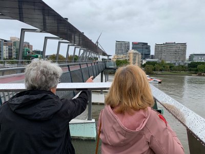 At the end of the path through the gardens we find ourselves on the Goodwill Bridge.