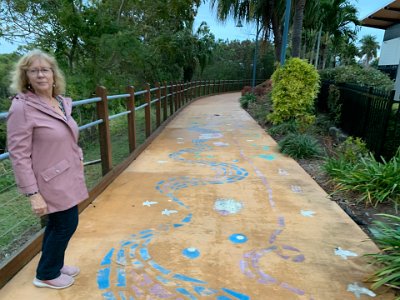 The Mackay CBD is on the  Pioneer  river but the city extends to the coast on both sides of the river. We go for a walk along the riverfront.