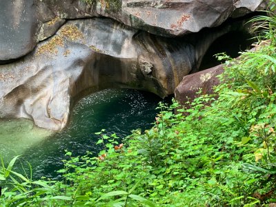 This incredible natural creation is called the "Devil's Pool".