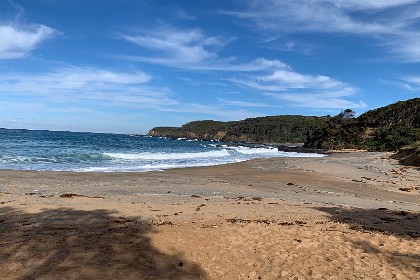 Sunday 29 May, 2022 - Myrtle Beach   The sedimentary rock that forms the massive Sydney Basin, extends from Newcastle to beaches just south of Durras and inland, taking in the Blue Mountains.