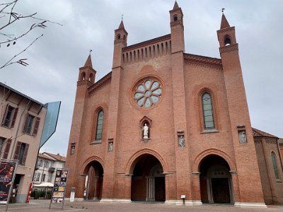 Monday, 13 March 2023 Duomo di Alba (Alba Cathedral)...it's been rebuilt a couple of times.