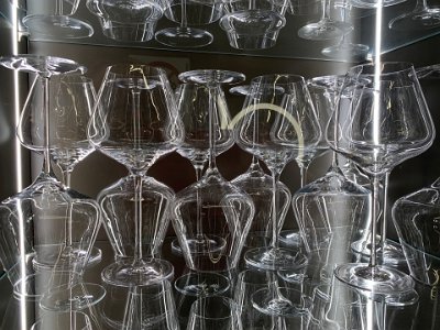 Monday, 13 March 2023 I absolutely love this...stacked wine glasses creating art