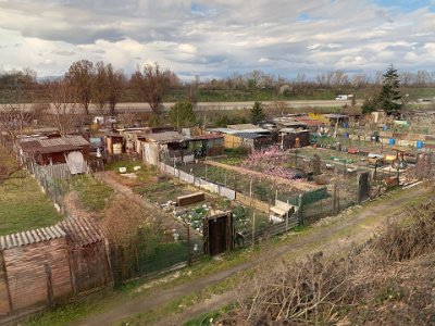 Sunday, 19 March 2023 North of Mulhouse with the A36 nearby.