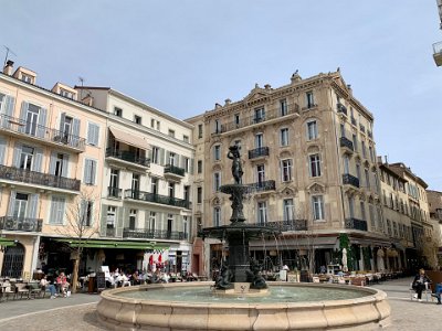 Thursday, 9 March 2023 I took this & the previous picture from the Cannes Flea and Antique market fountain.