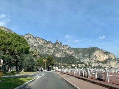 Tuesday, 7 March 2023 We travel up the coast on our way to Monaco passing Port de Plaisance and arrive at Beaulieu-sur-Mer. This is pretty posh area & hosts (yet another) marina for luxury boats.