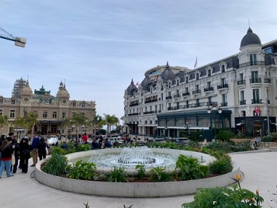 Tuesday, 7 March 2023 As we all know, James Bond "made" the Monte Carlo Casino famous.  The Hotel de Paris houses so many luxury brand names you can't keep count...Bulgari, Chanel, Cartier, Dior and so on.