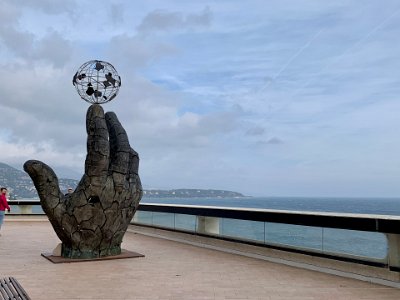 Tuesday, 7 March 2023 I came across this gorgeous sculpture above the Ranier Auditorium...."A unique bronze sculpture is to be found on the west esplanade of the famous Opéra de Monte-Carlo: Main Divition III “Ludus”.