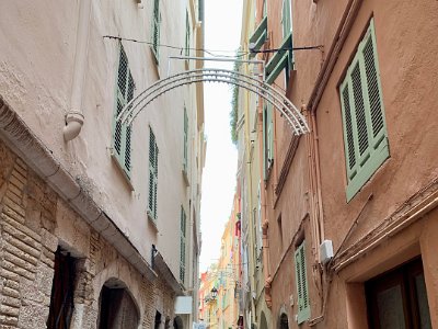 Tuesday, 7 March 2023 Such narrow streets