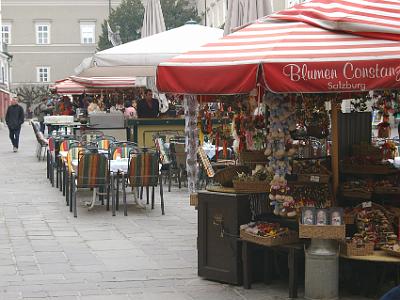 Monday 10  April, 2006   Near the Cathedral is a large plaza surrounded by cafes and restaurants. We stopped here so that we could chat with Claus.