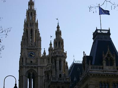 Saturday 8 April, 2006  The Rathaus is a building that serves as the seat of both the mayor and city council of the city of Vienna.