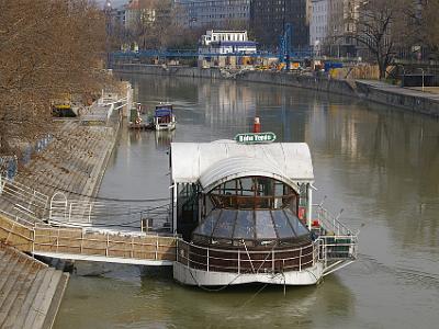 Sunday 9  April, 2006  We head for a tributary of the Danube called the Danube Canal.  The Danube flows through and forms a part of the borders of  ten countries: Germany , Austria, Slovakia, Hungary, Croatia, Serbia, Romania, Bulgaria, Moldova, and Ukraine.