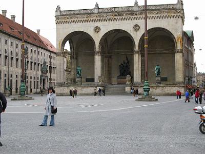 Friday 14 April, 2006  Residenzstrasse goes to the left and Theatinerstrasse goes to the right. In front of us is the Feldherrnhalle and to the left is the Palais Preysing which served as residence for the Counts of Preysing