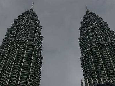 Sunday 16  April, 2006  The Petronas Twin Towers Malaysia were the world's tallest buildings from 1998 to 2004.  We returned to the Le Meridien, made a few Skype calls, had dinner and 12 hours sleep.