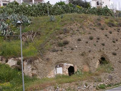 Saturday 1 April, 2006  They worked as metal craftsmen and settled into this quarter. It is slightly to the north of the Albaicin. Many of these dwellings are still occupied and the area is now world-heritage listed.