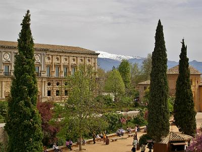 Sunday 2 April, 2006  The Moors lost Granada in 1492, without the fortress itself being attacked, when Ferdinand and Isabella took the surrounding region with overwhelming numbers. Boabdil then surrendered to them.