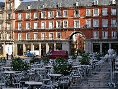 Thursday 6 April, 2006  Juan de Herrera created the first plan in 1581 to remodel the old Plaza but construction didn't start until 1617, during Philip III's reign.